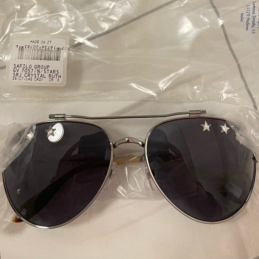 GV 7057 aviators in new condition with tags